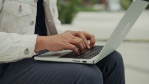 Family-Friendly Quick Stress Relief Methods for Household Harmony