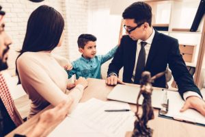 Common Mistakes People Make When Hiring a Family Law Attorney